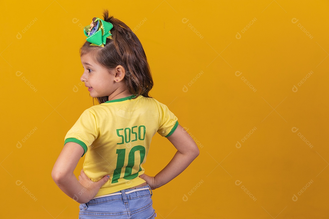 Linda menina criança torcedora do brasil Copa Do Mundo