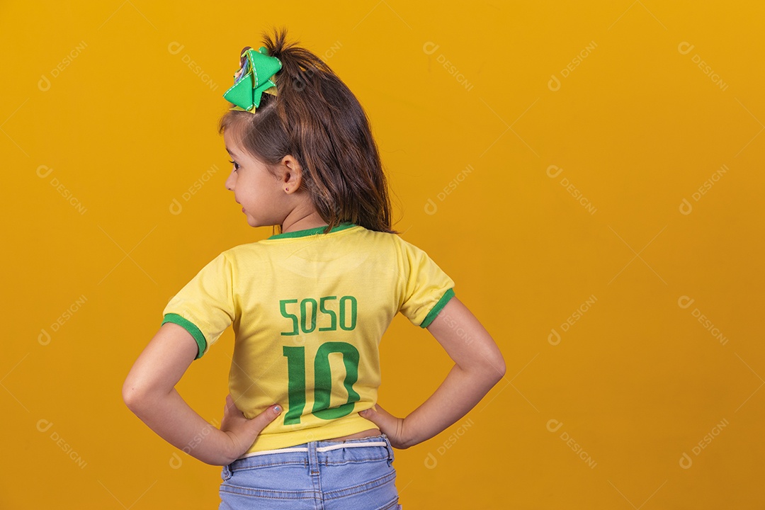 Linda menina criança torcedora do brasil Copa Do Mundo