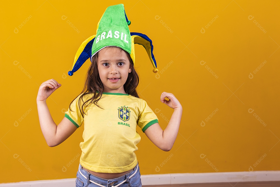 Linda menina criança torcedora do brasil Copa Do Mundo