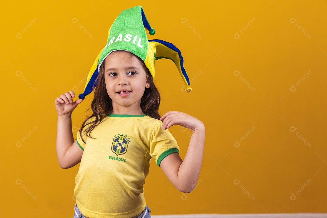 Linda menina criança torcedora do brasil Copa Do Mundo