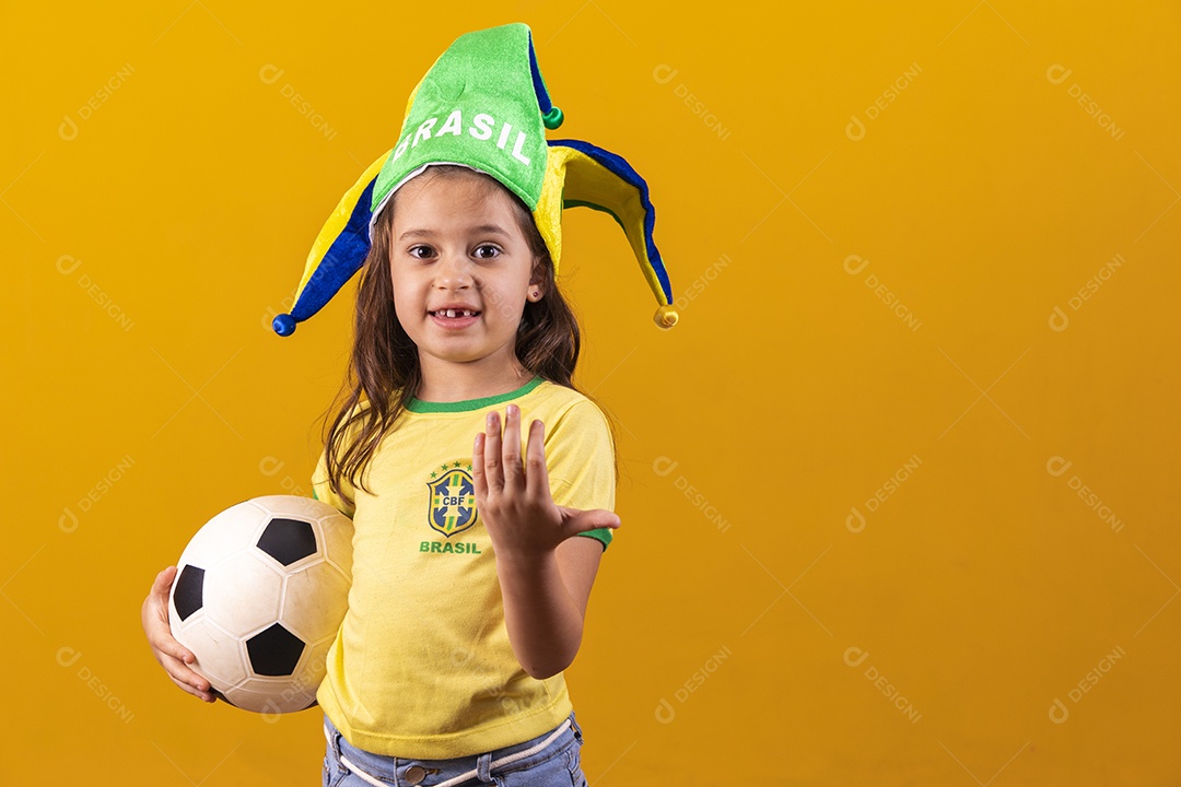 Linda menina criança torcedora do brasil Copa Do Mundo