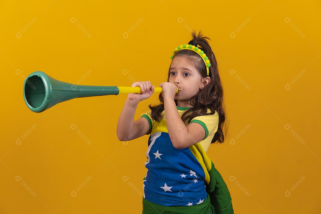 Linda menina criança torcedora do brasil Copa Do Mundo