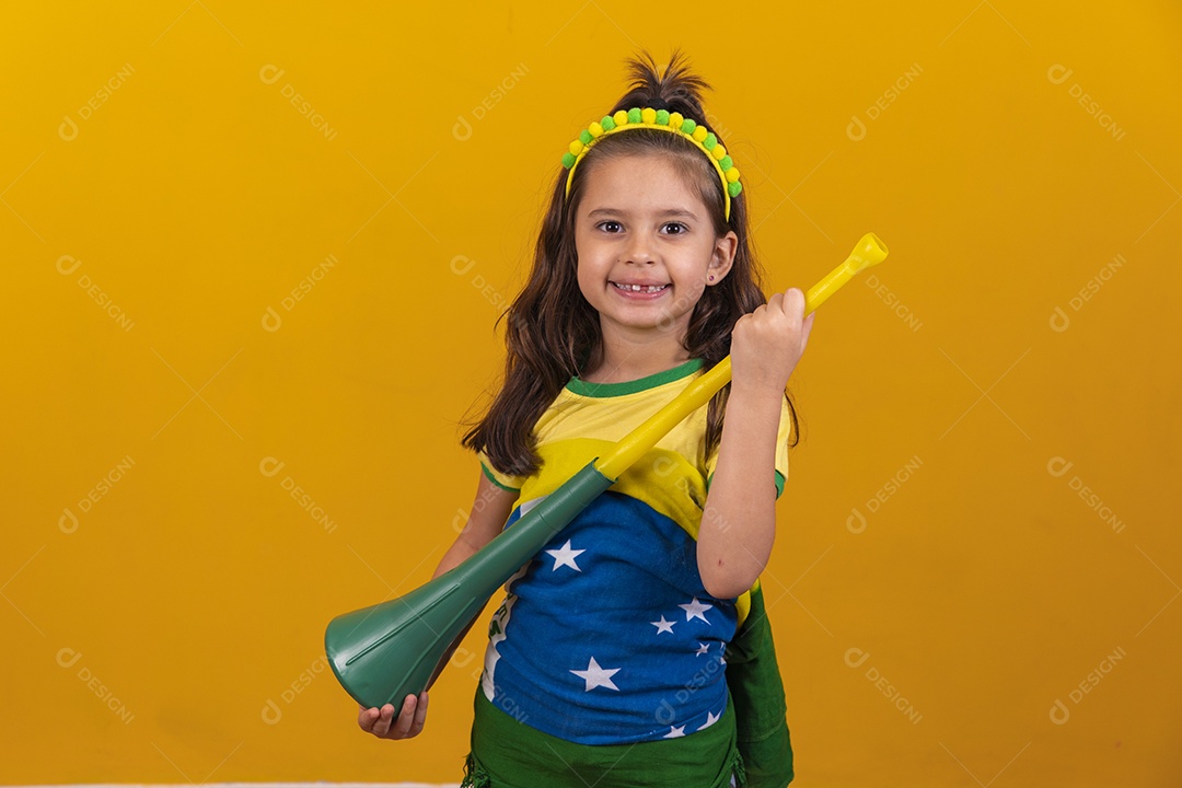 Linda menina criança torcedora do brasil Copa Do Mundo