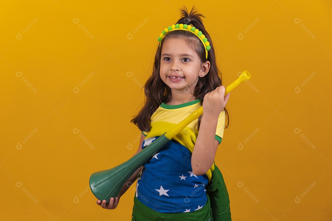 Linda menina criança torcedora do brasil Copa Do Mundo