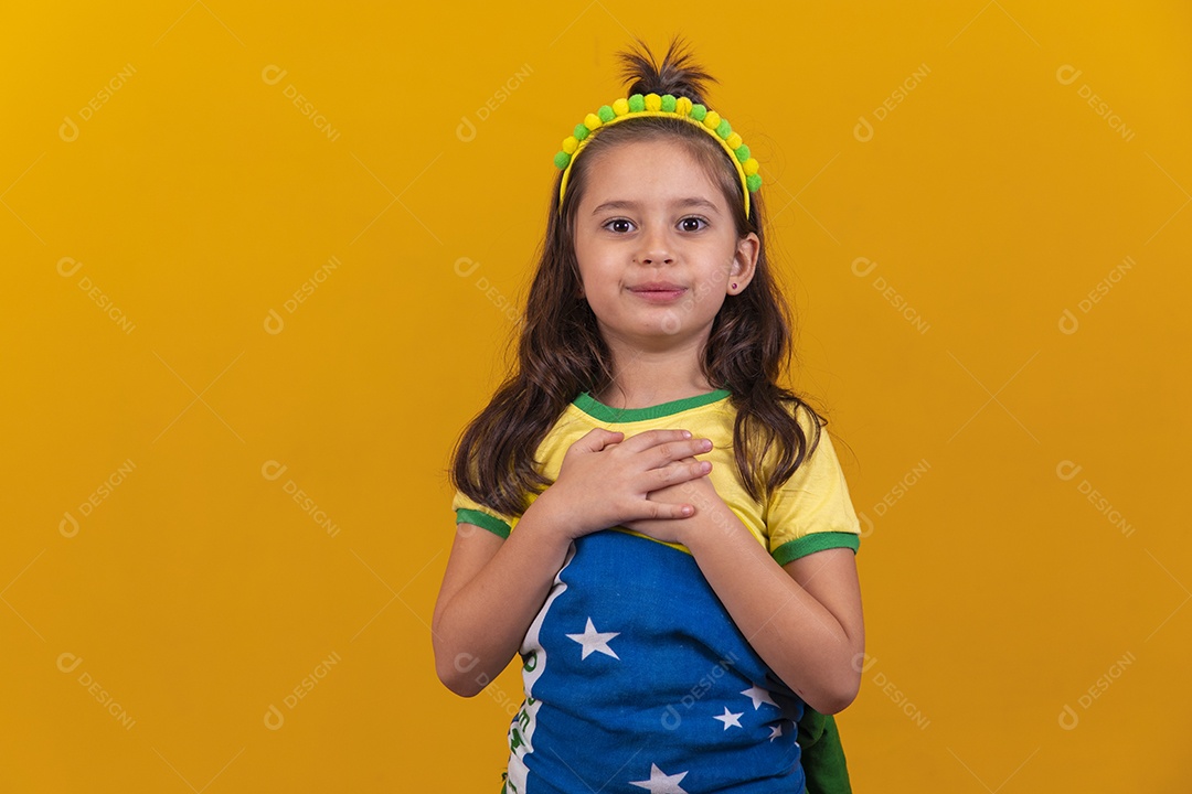 Linda menina criança torcedora do brasil Copa Do Mundo