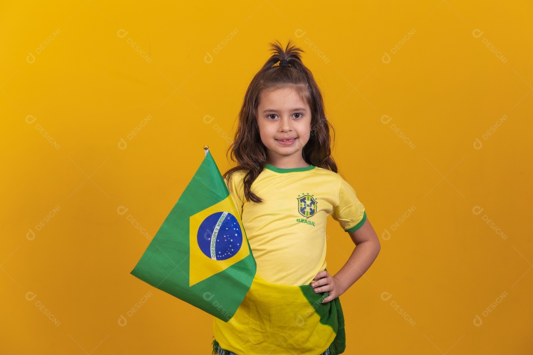 Linda menina criança torcedora do brasil Copa Do Mundo