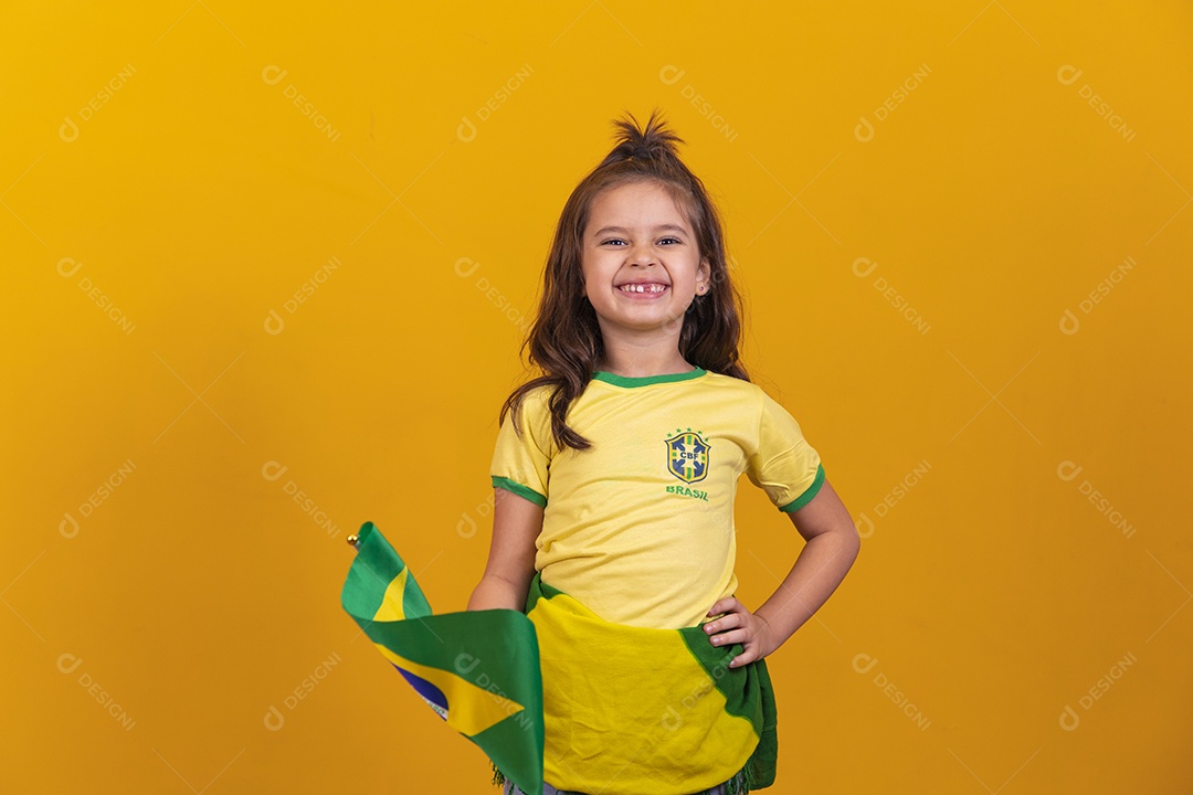 Linda menina criança torcedora do brasil Copa Do Mundo