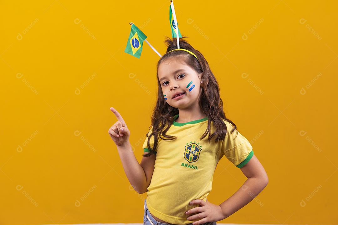 Linda menina criança torcedora do brasil Copa Do Mundo