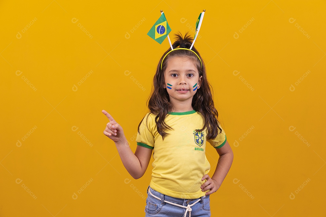 Linda menina criança torcedora do brasil Copa Do Mundo
