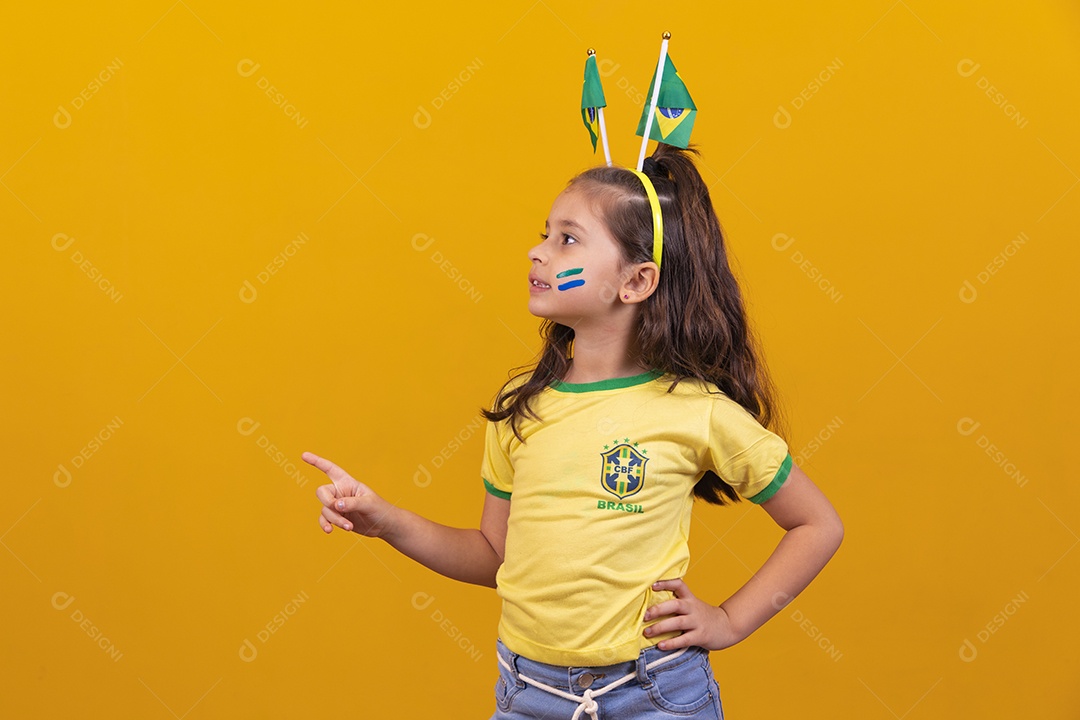 Linda menina criança torcedora do brasil Copa Do Mundo
