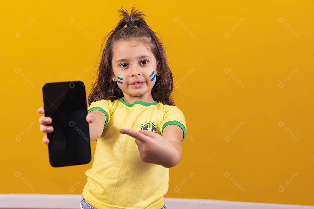 Linda menina criança torcedora do brasil Copa Do Mundo