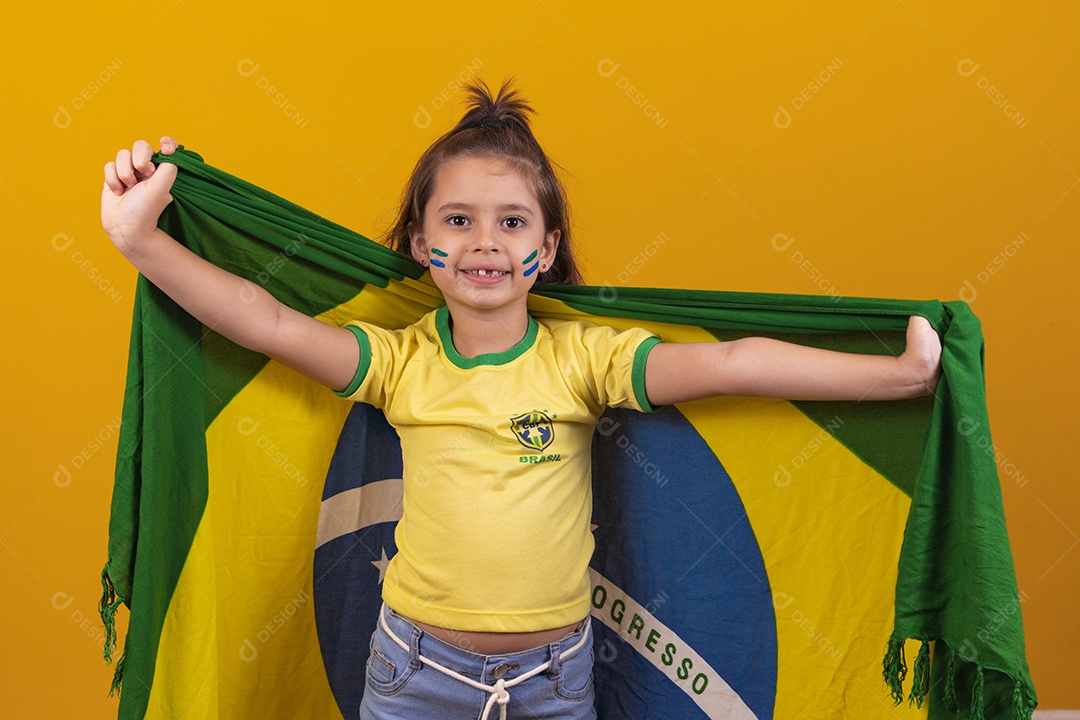 Linda menina criança torcedora do brasil Copa Do Mundo