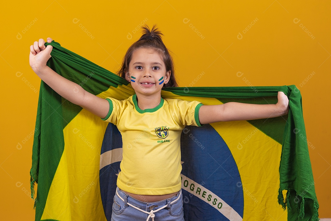 Linda menina criança torcedora do brasil Copa Do Mundo