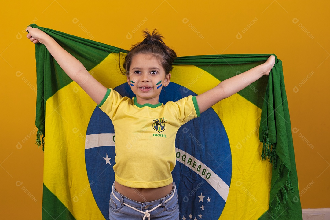 Linda menina criança torcedora do brasil Copa Do Mundo