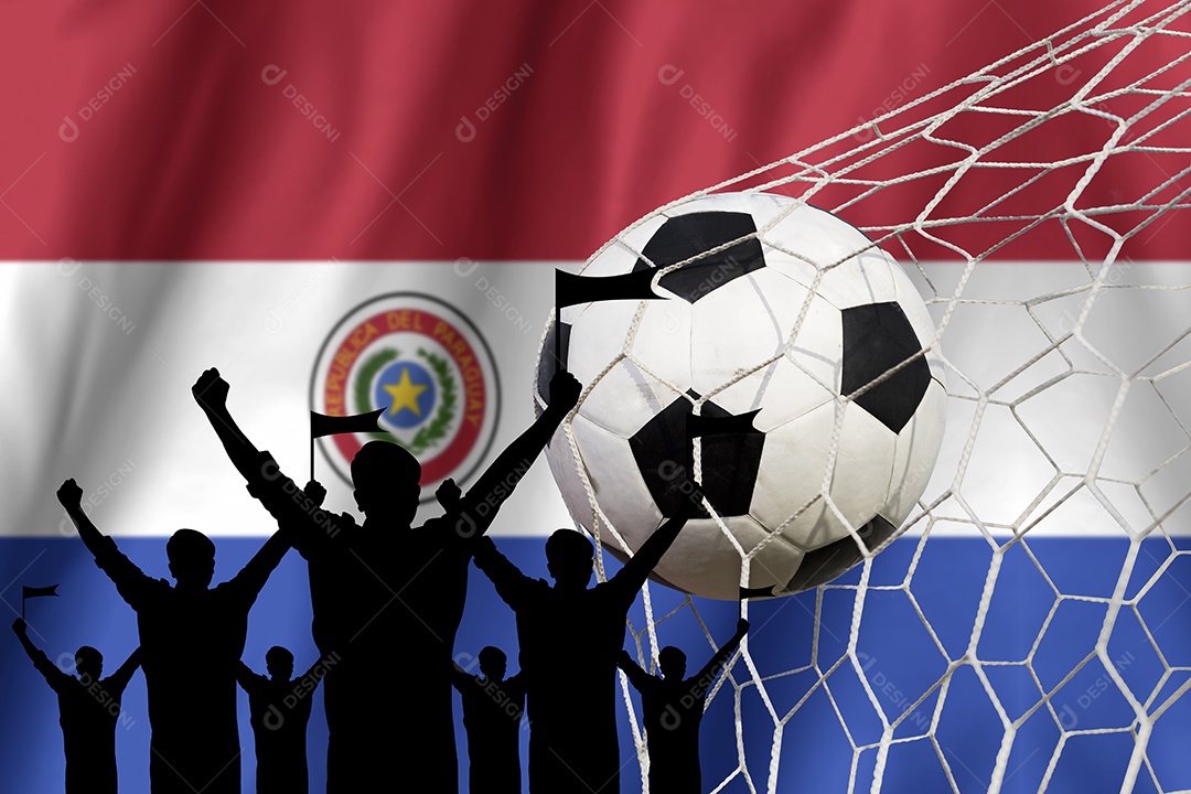 silhuetas de fãs de futebol com bandeira do Paraguai.
