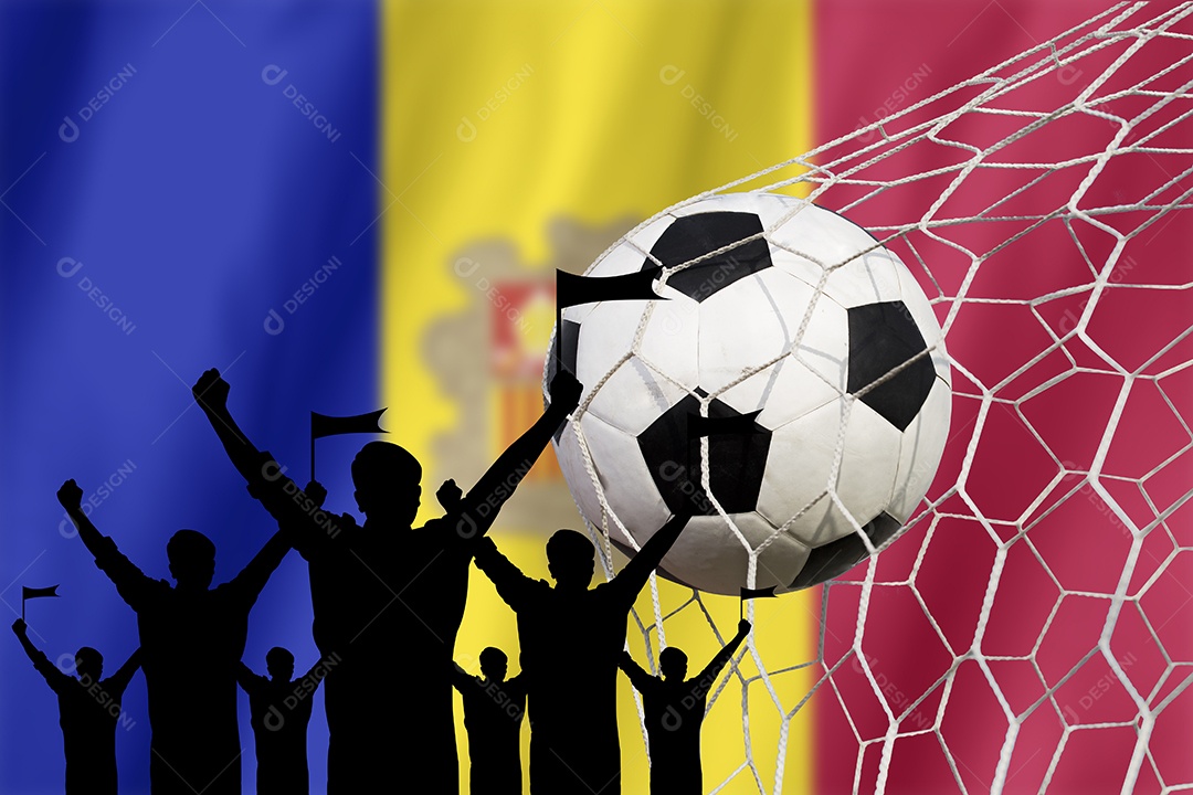 Silhuetas de fãs de futebol com bandeira de Andorra.