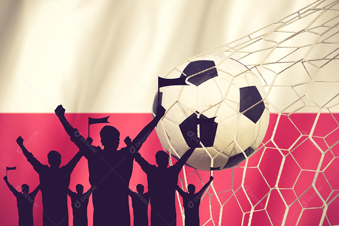 Silhuetas de fãs de futebol com bandeira da Polônia.