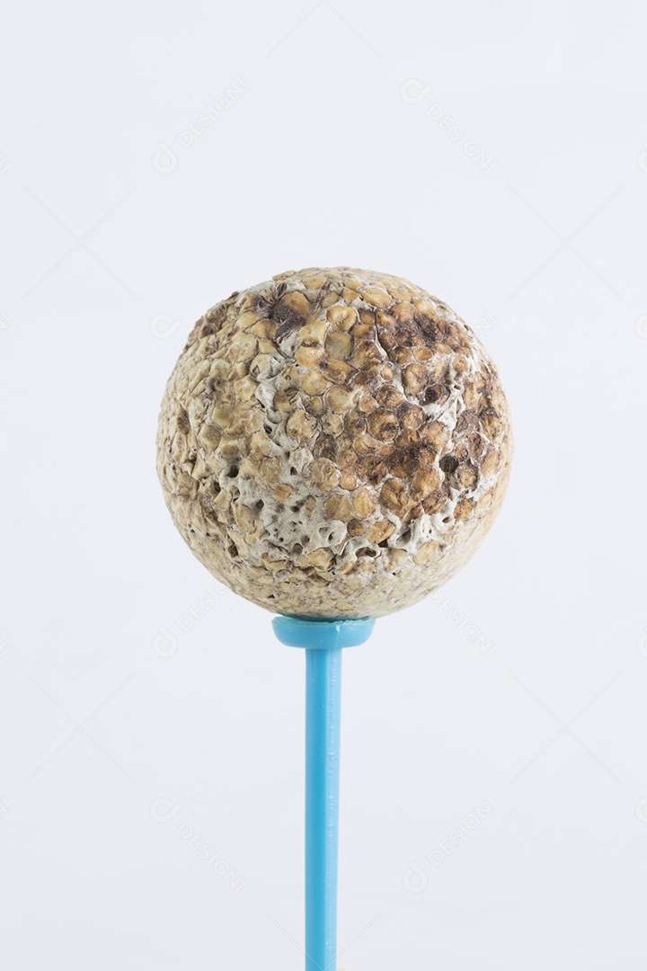 Bola de golfe velha antiga.