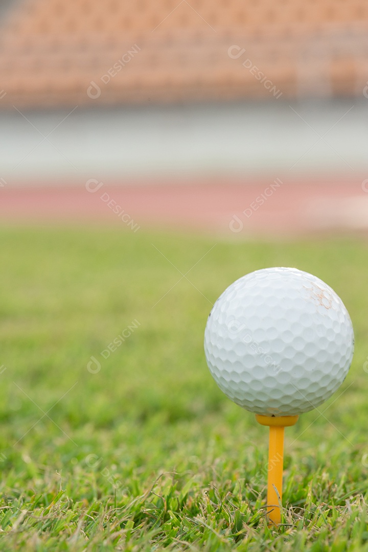 Clubes de golfe e bola