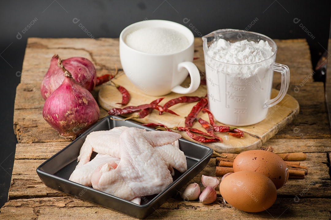 Asas de frango com especiarias - prontas para cozinhar