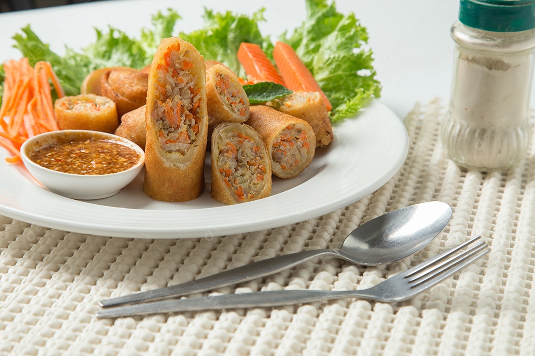 Deliciosos rolinhos primavera vegetarianos