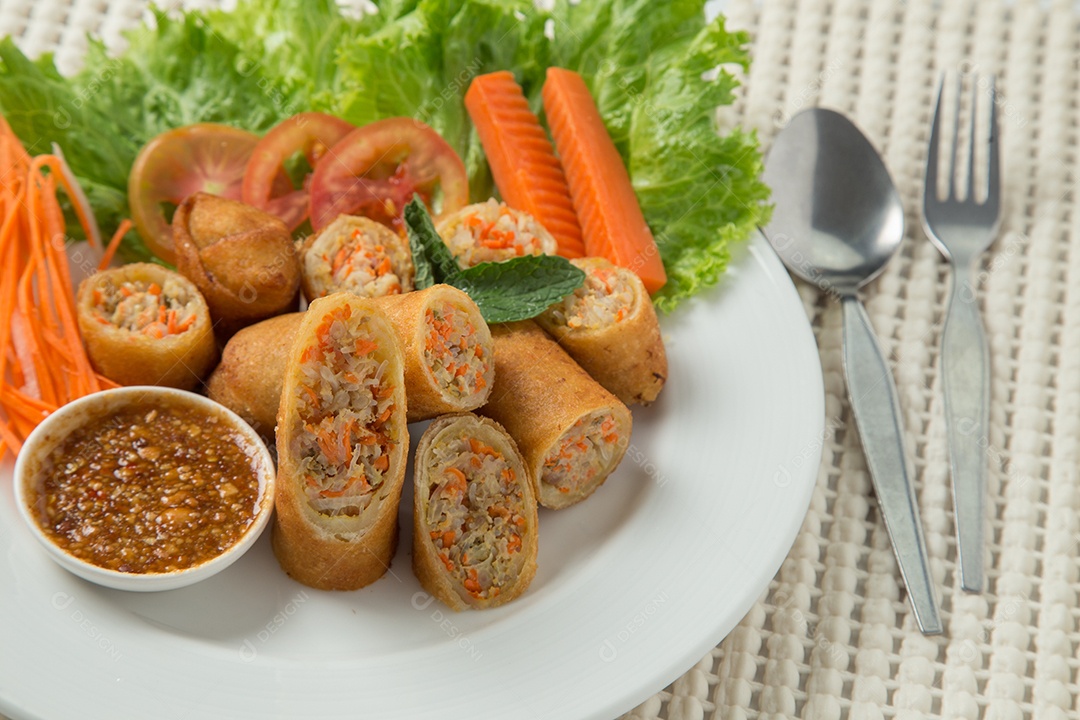 Deliciosos rolinhos primavera vegetarianos