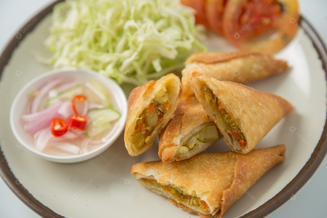 Deliciosos rolinhos primavera vegetarianos