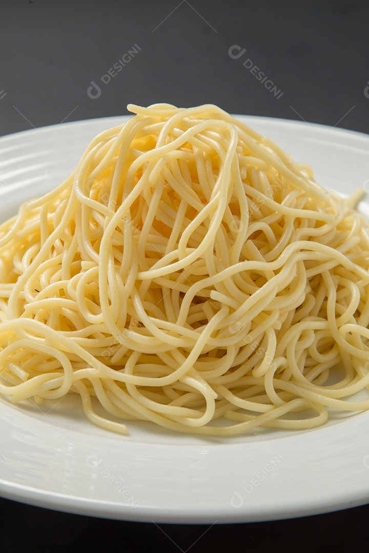 Prato de comida Espaguete com molho