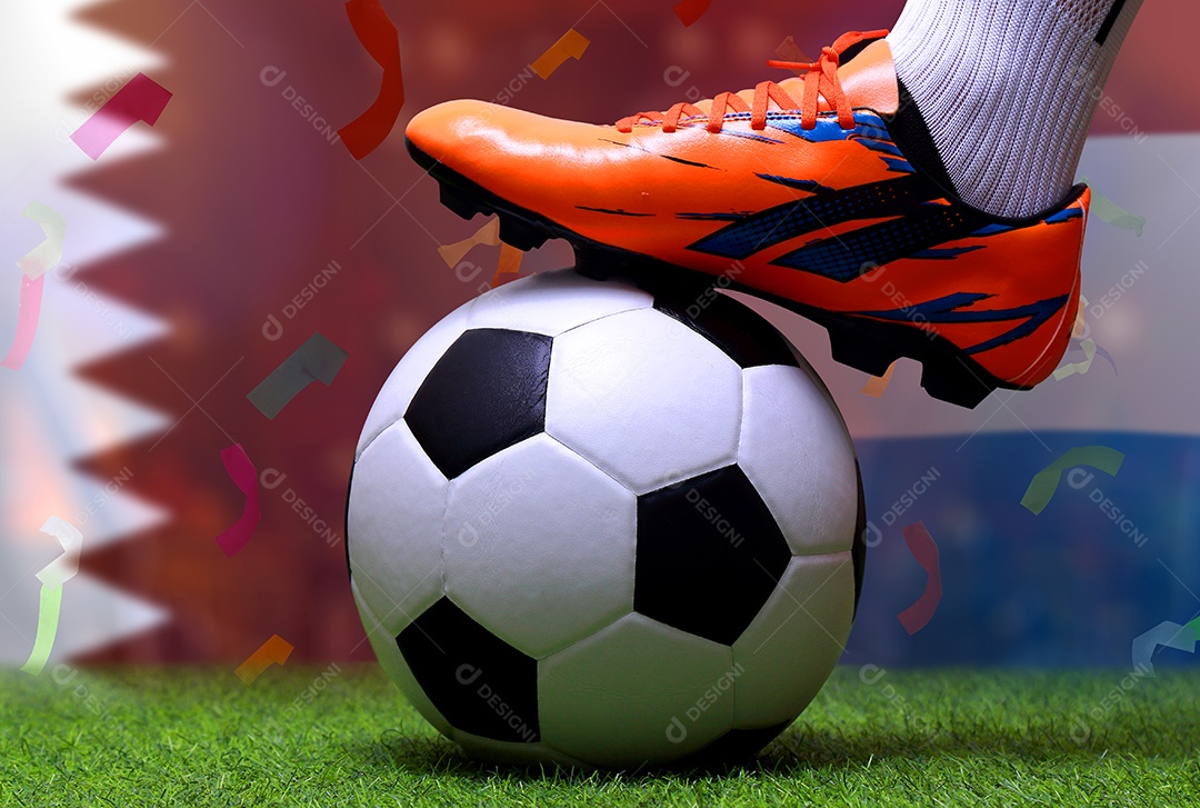 Competição da Copa do Futebol entre o Catar nacional e nacional