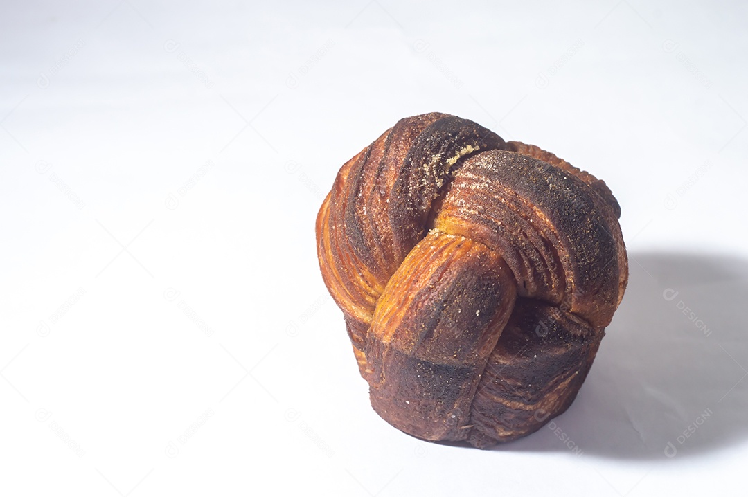 Bolinhos de pão da manhã ou rolo de canela normalmente feitos para café da manhã