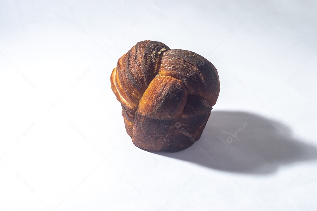 Bolinhos de pão da manhã ou rolo de canela normalmente feitos para café da manhã