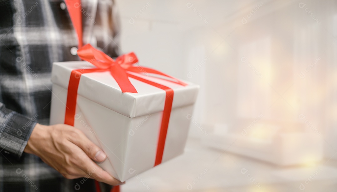 Dar presentes, Natal, Ano Novo, aniversários, casamentos, aniversários durante festivais