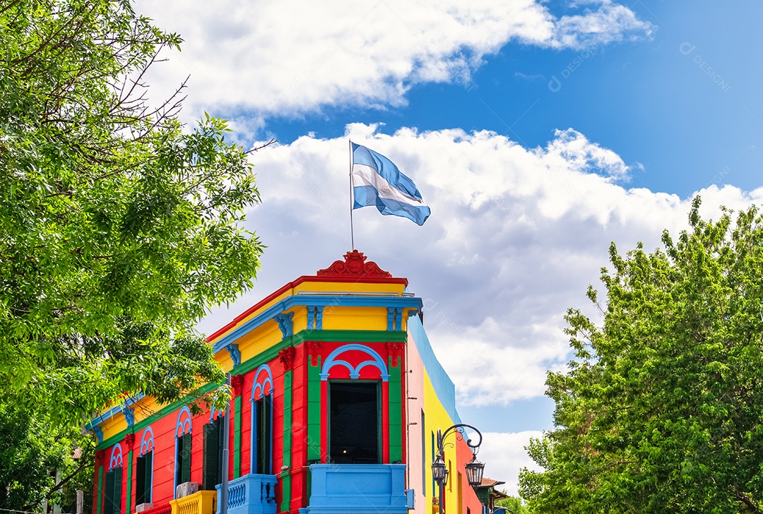 Típico edifício colorido no Caminito em La Boca, Buenos