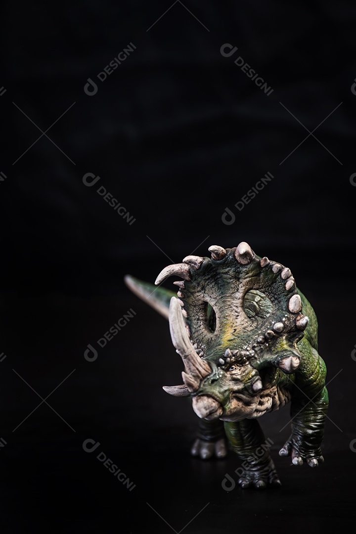 Dinossauro, Sinoceratops no escuro