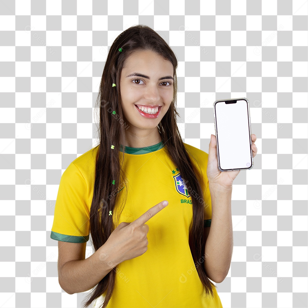 Linda mulher torcedora brasileira segurando celular