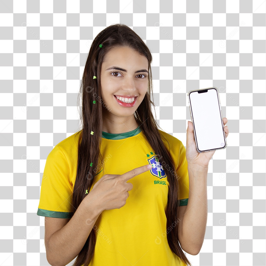 Linda mulher torcedora brasileira segurando celular