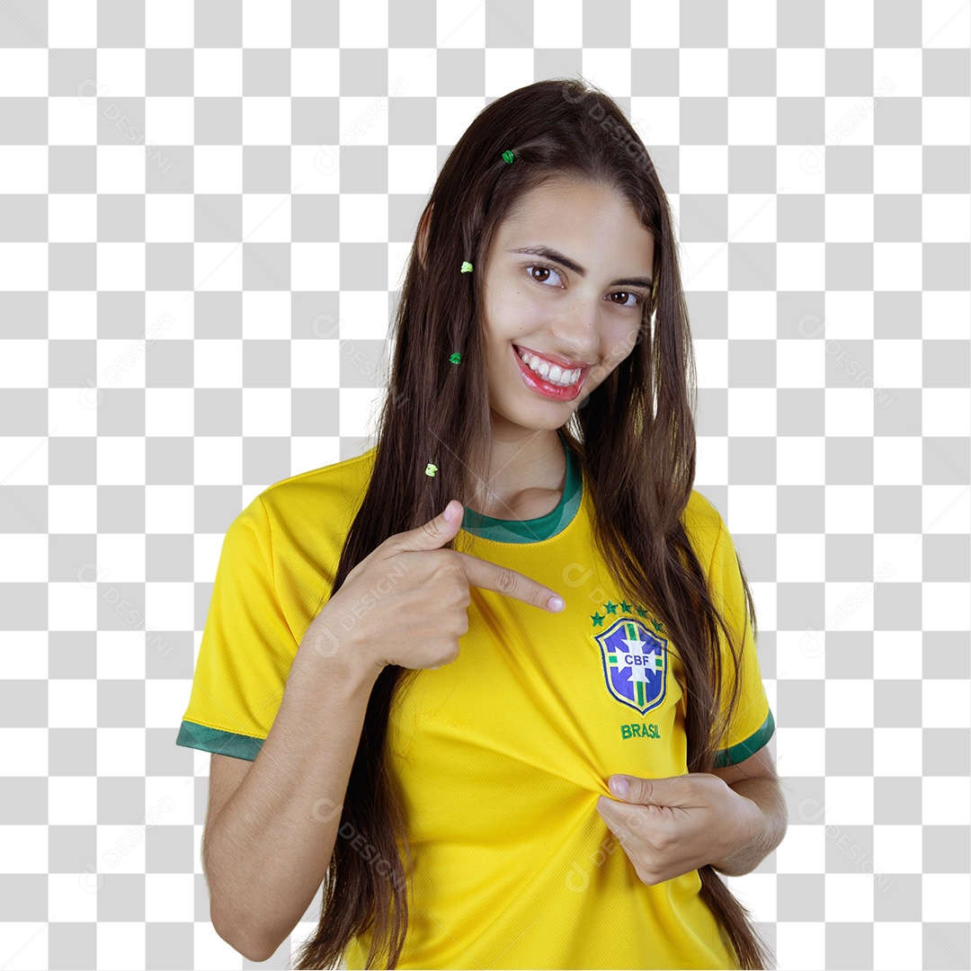 Linda mulher torcedora brasileira sobre fundo isolado amarelo