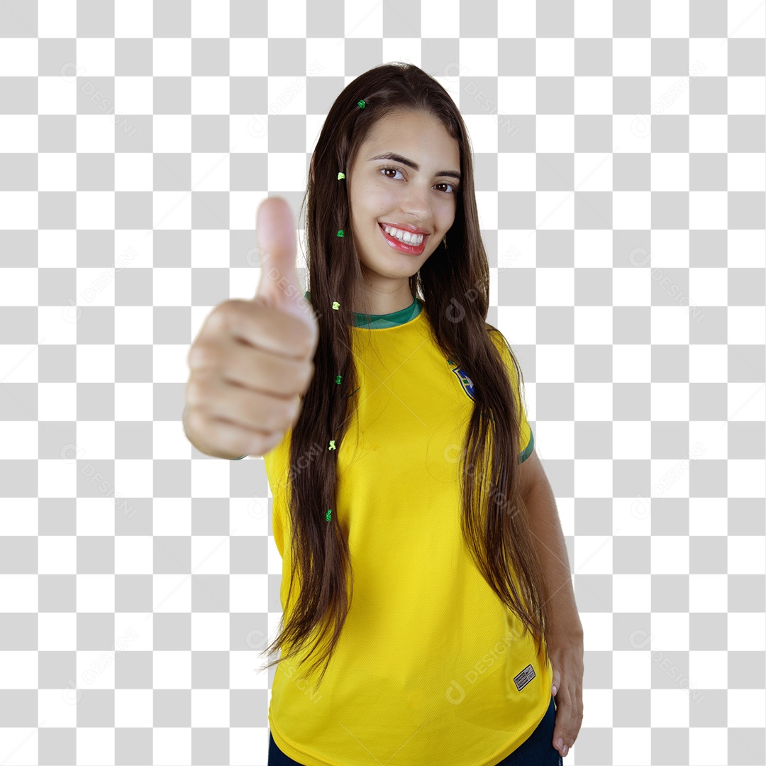 Linda mulher torcedora brasileira sobre fundo isolado amarelo