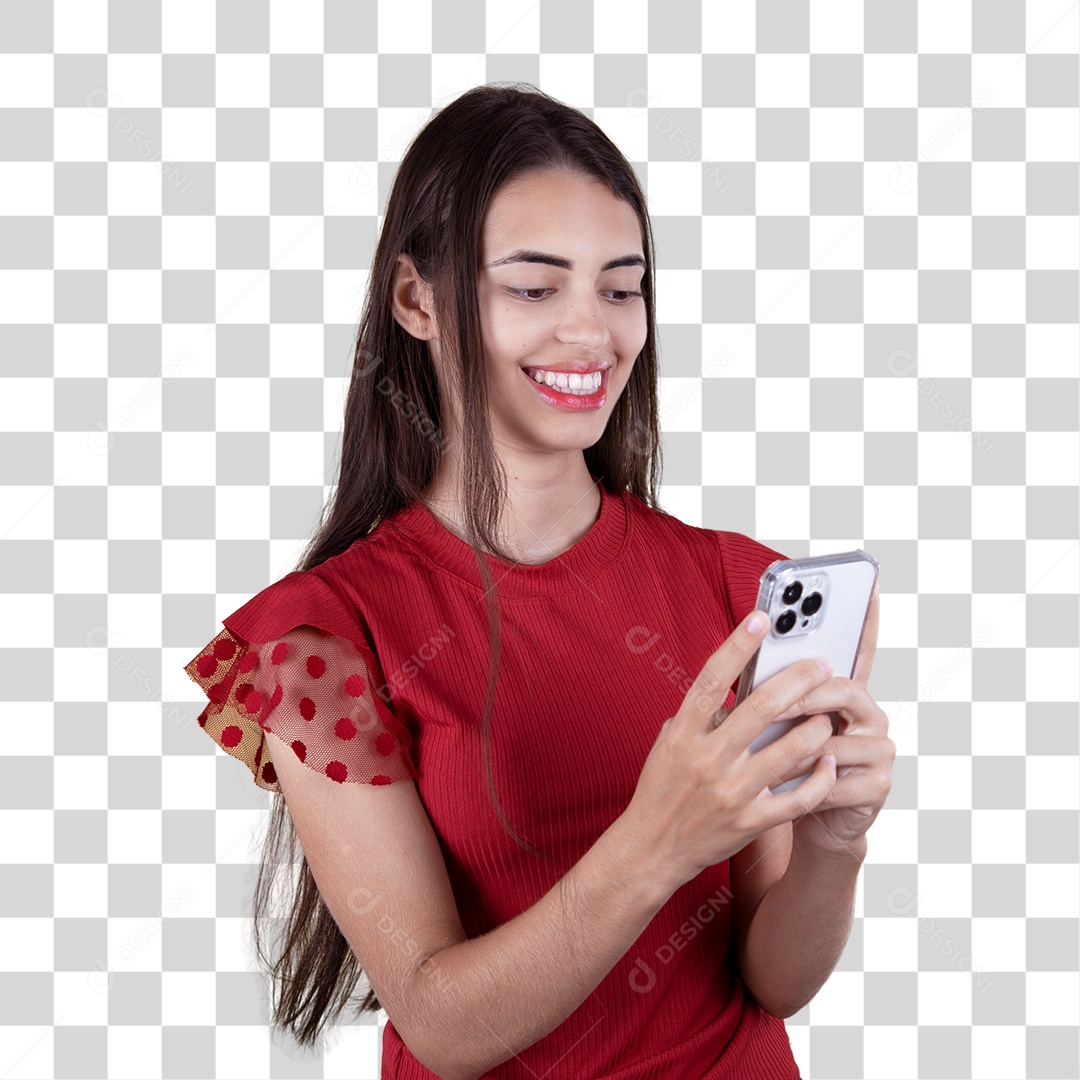 Linda mulher jovem mexendo em seu celular smartphone