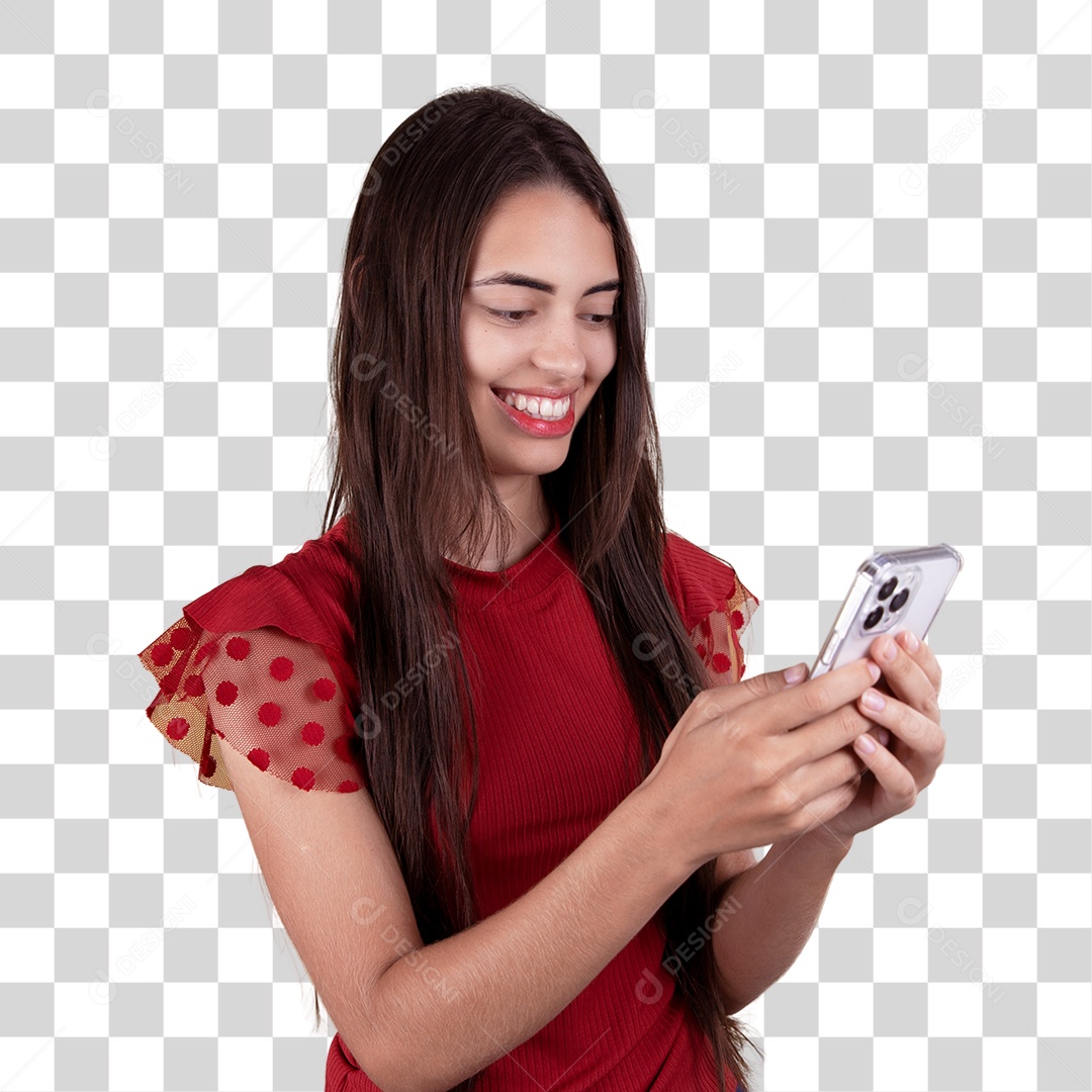 Linda mulher jovem mexendo em seu celular smartphone