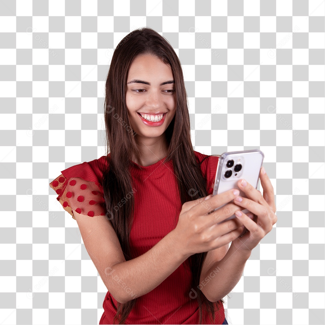 Linda mulher jovem mexendo em seu celular smartphone