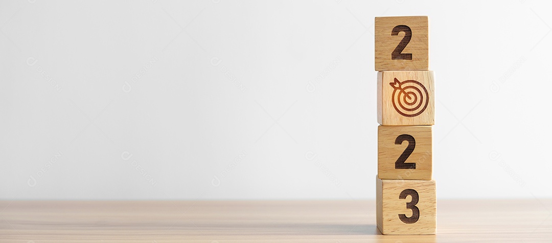 Bloco de 2023 com ícone de alvo de dardos. Objetivo, alvo, resolução, estratégia