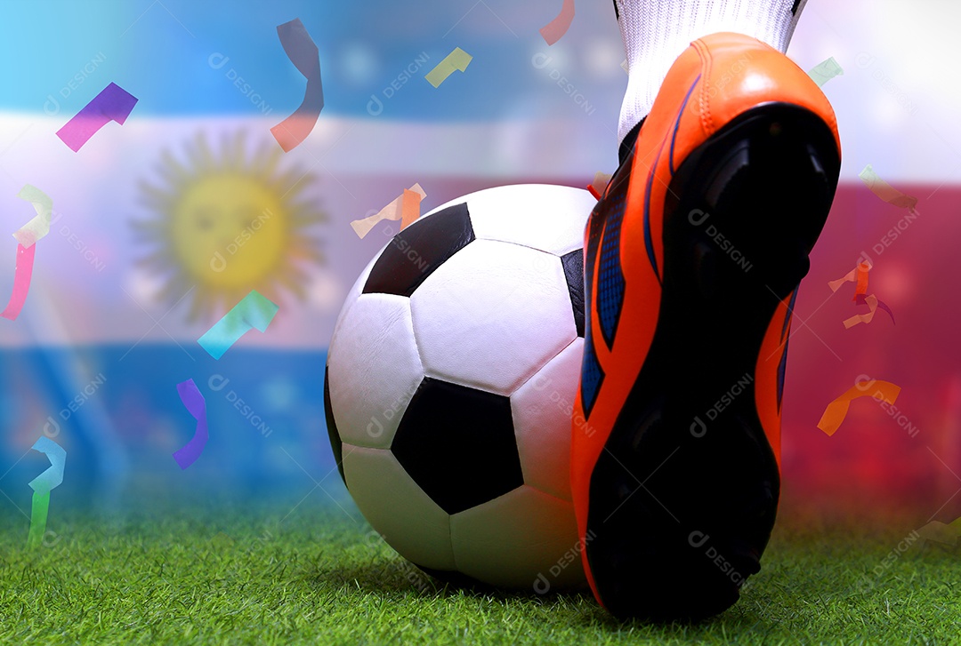 Competição da Copa de Futebol entre a Argentina nacional e a Polônia nacional.