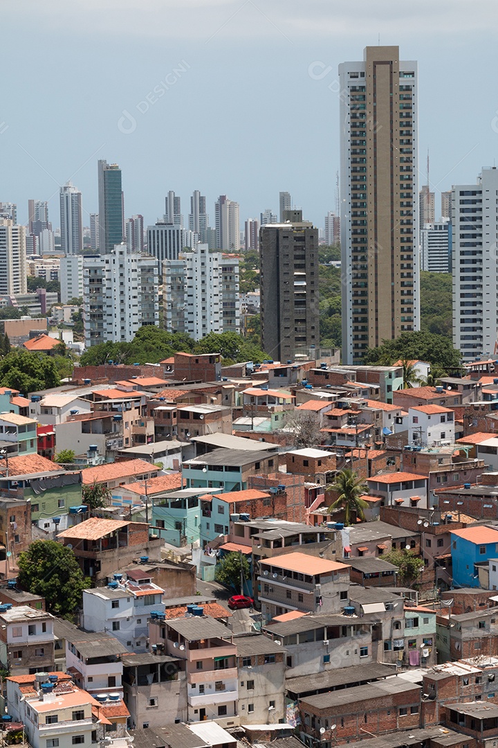 Vista do horizonte de edifícios na cidade de Salvador, Bahia, Brasil