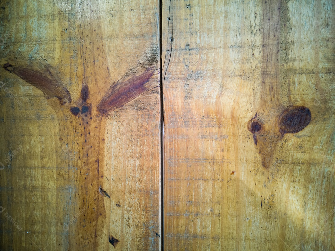 Fundo com textura de madeira envelhecida.