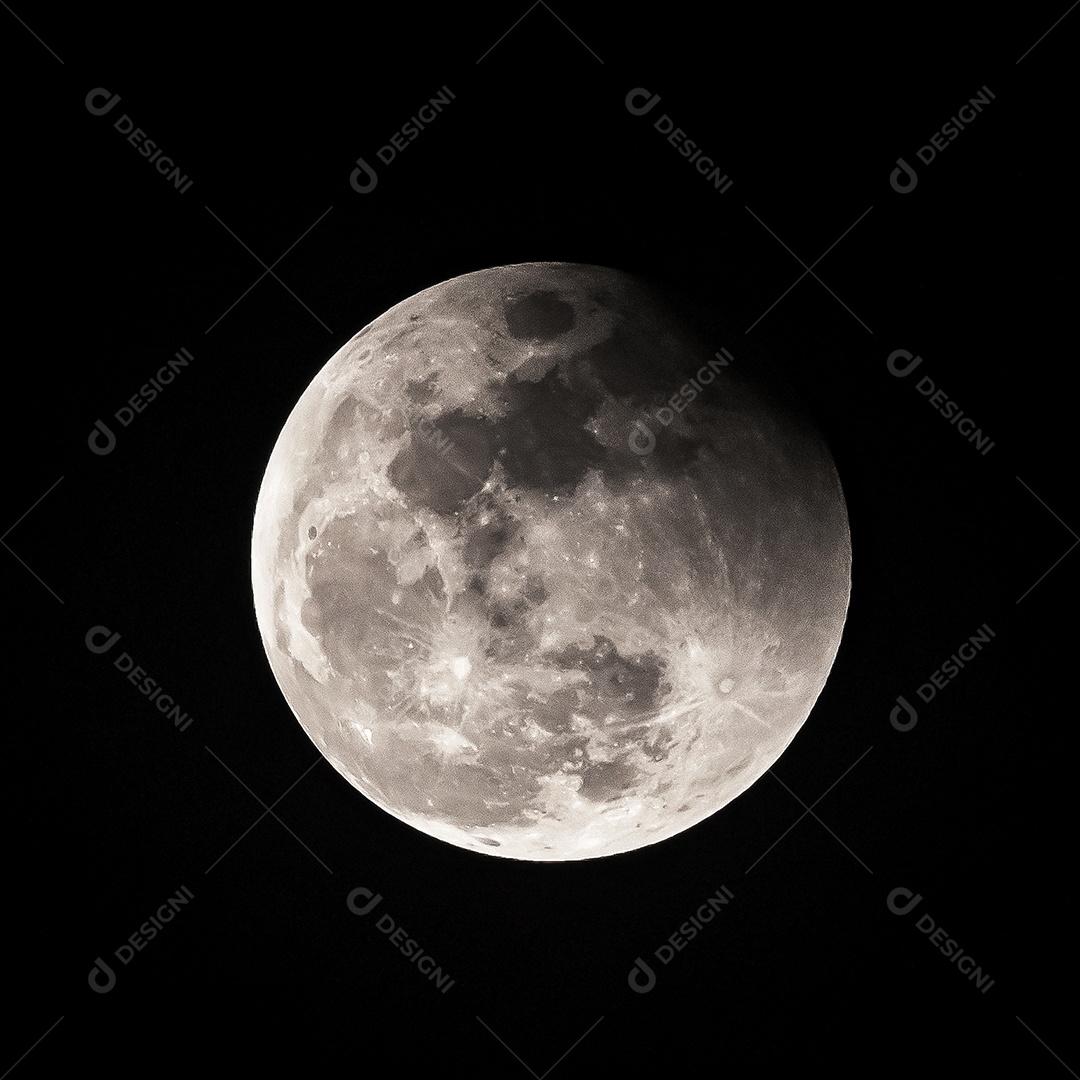 Lua no fundo escuro da noite escura