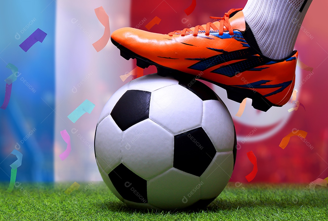 Competição da Copa de Futebol entre a França nacional e a Tunísia nacional.