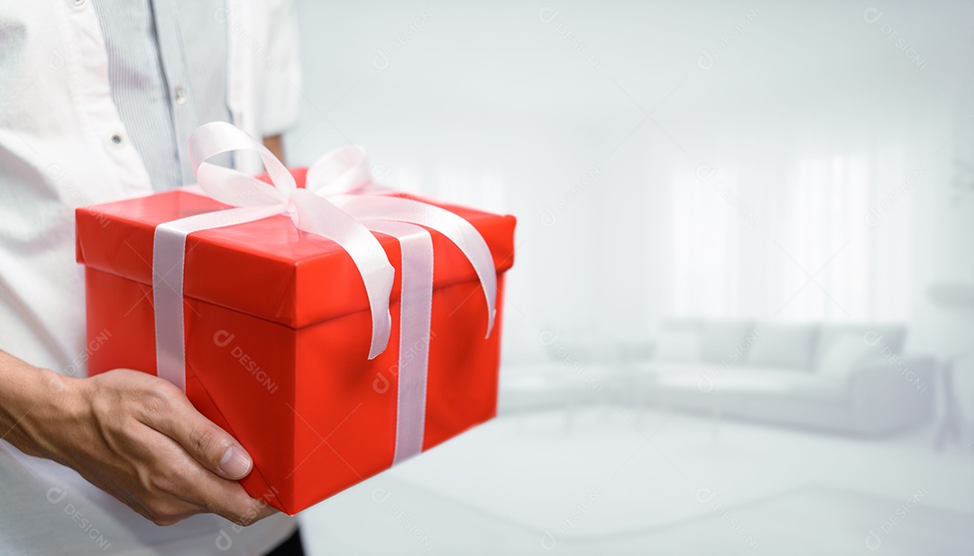 Dar presentes, Natal, Ano Novo, aniversários, casamentos, aniversários durante festivais