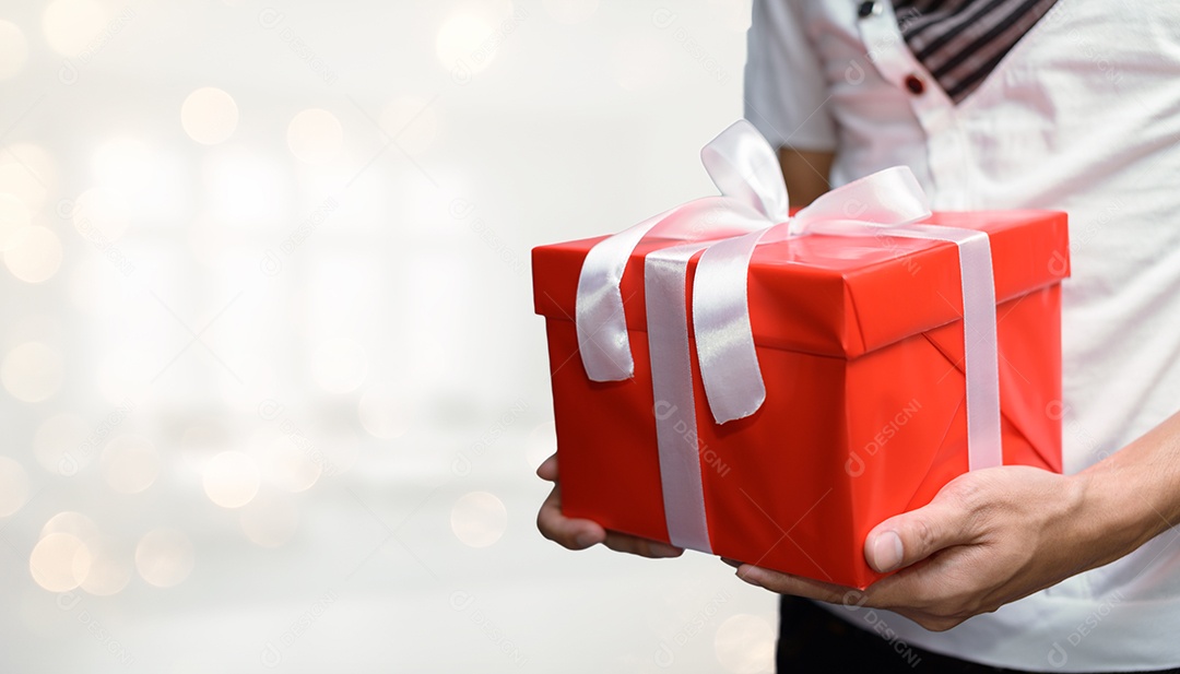 Dar presentes, Natal, Ano Novo, aniversários, casamentos, aniversários durante festivais