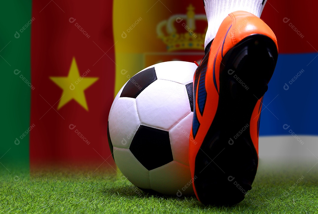 Competição da Copa de Futebol entre os Camarões nacionais e a Sérvia nacional.